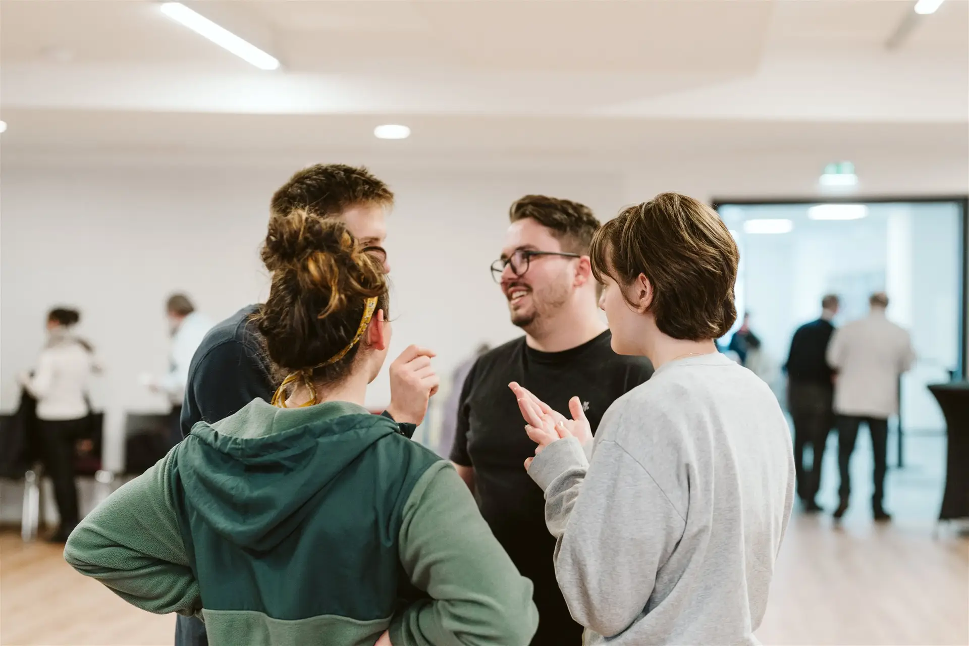 Menschen im Stadtlicht Wien